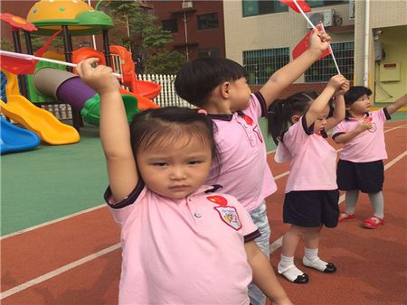 卡酷七色光藝術(shù)幼兒園加盟