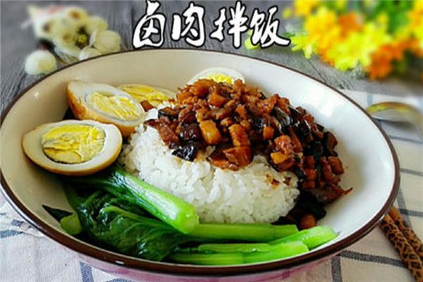 蔥頭小豬外婆鹵肉拌飯加盟優(yōu)勢